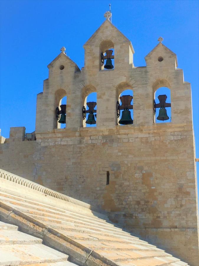 Hôtel Lou Marquès Saintes-Maries-de-La-Mer Exterior foto